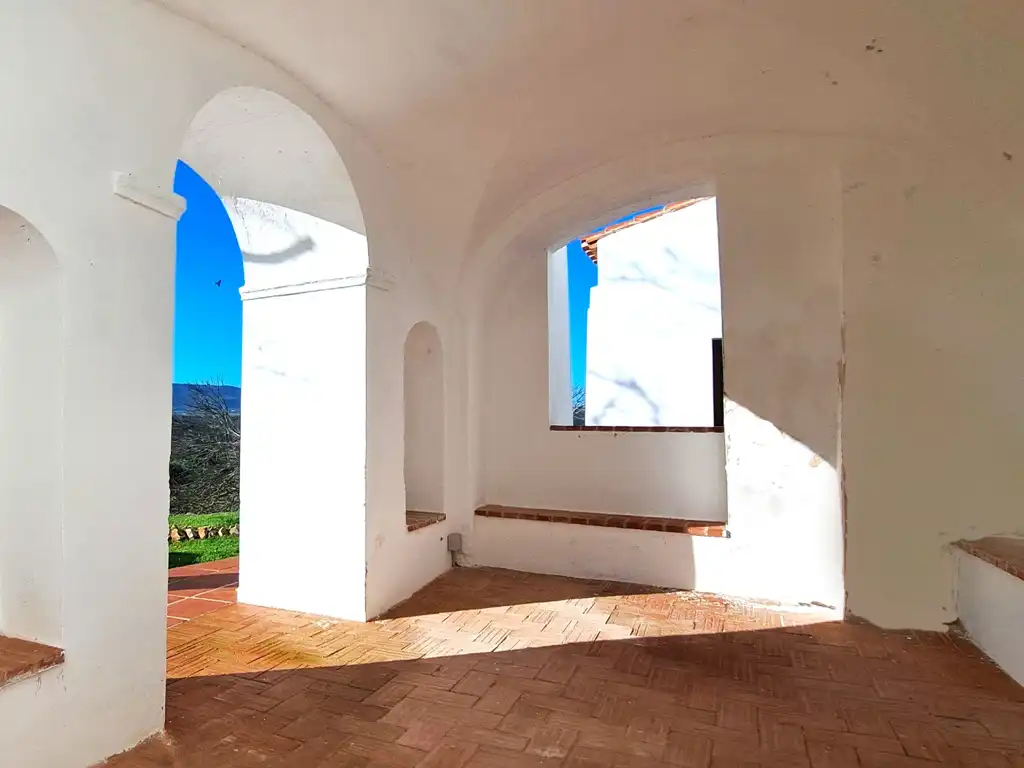 Pórtico Sur del Convento Madre de Dios